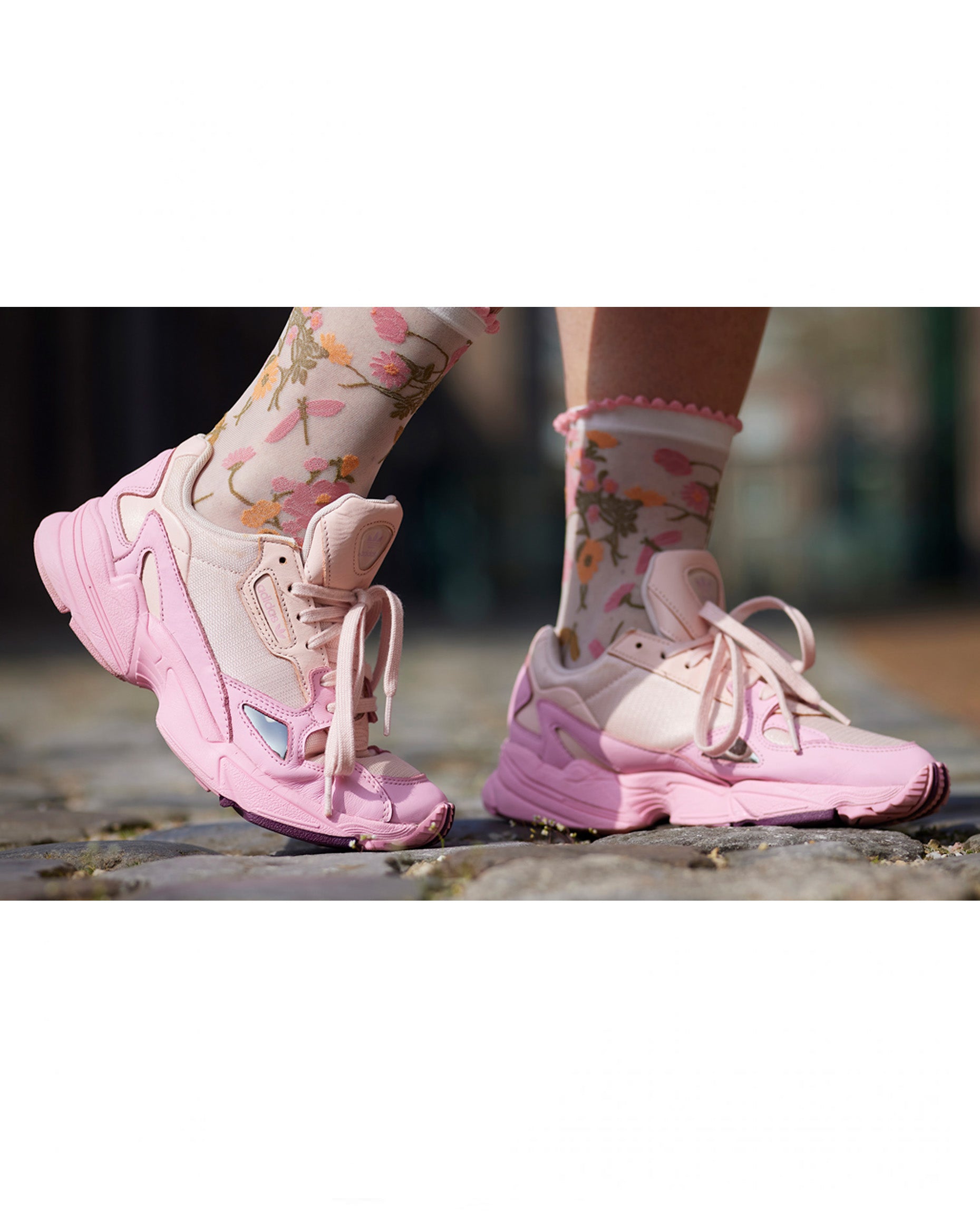 Bonnie Doon Retro Flower Sock - Sheer fashion ankle socks with a woven floral pattern and scalloped edge cuff, worn with chunky pink trainers.
