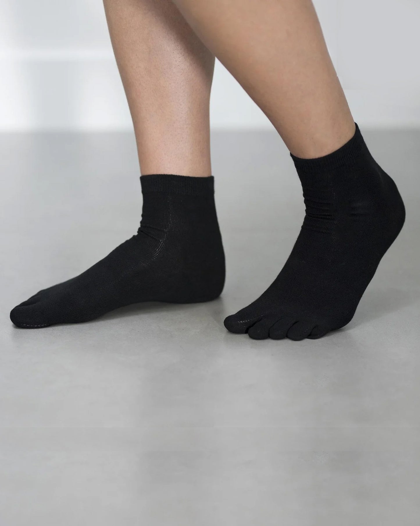 Bonnie Doon Plain Toe Sock BN061065 - black cotton toe socks