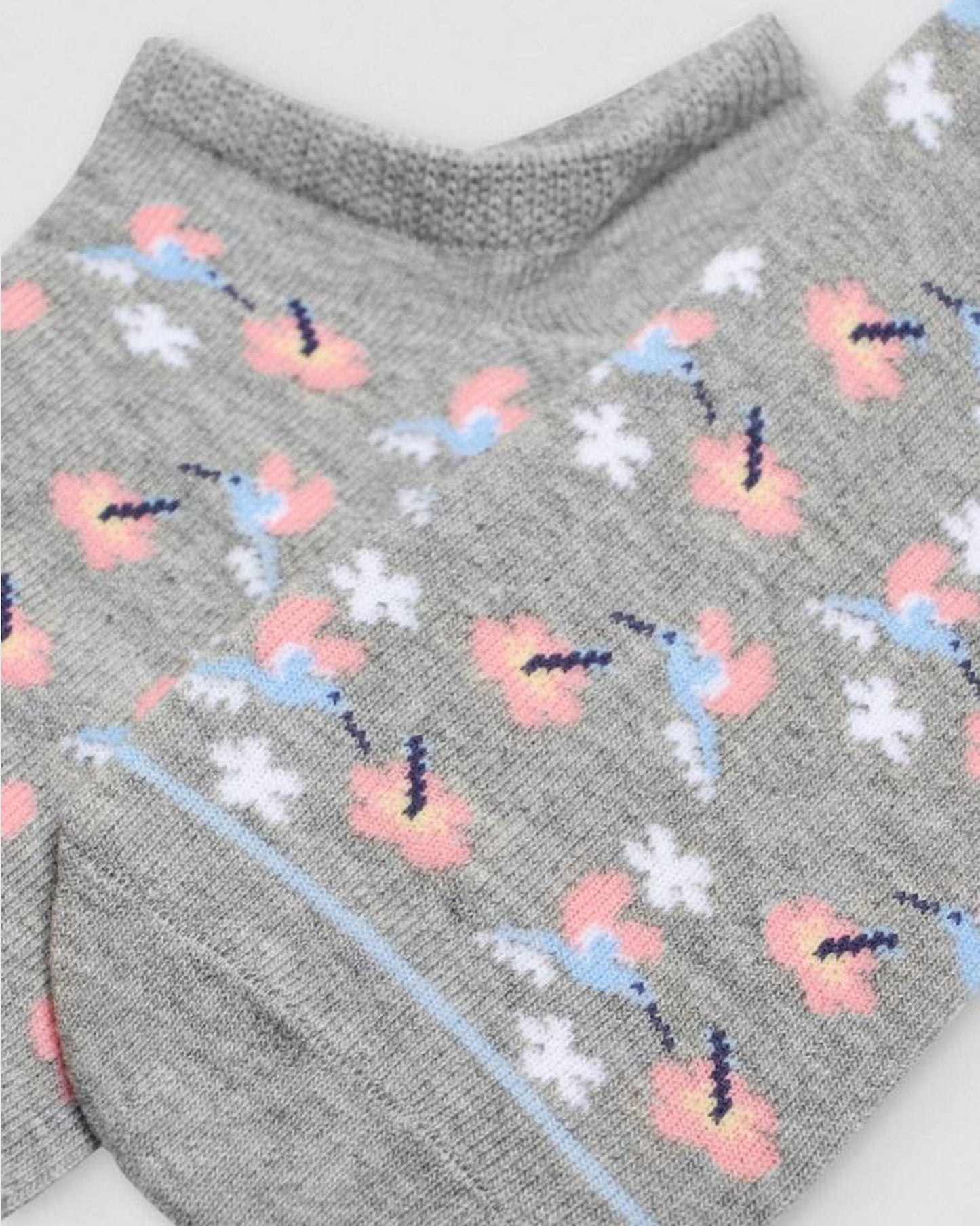 Ysabel Mora 12245 Hummingbird Sock - Light fleck grey low ankle cotton socks with hummingbirds and flowers pattern.