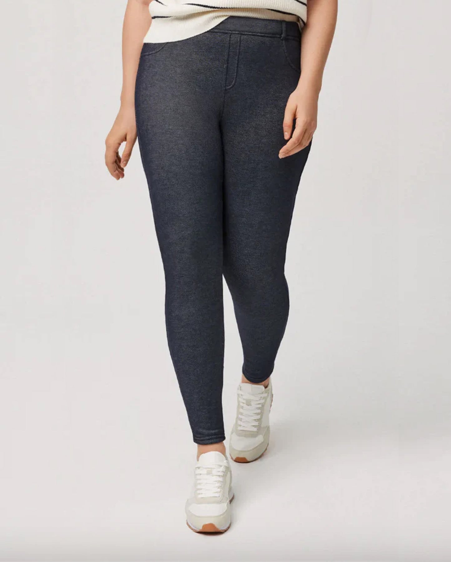 Ysabel Mora 70176 Thermal Jeggings - Mid rise dark denim jean leggings (jeggings) with a light fleck throughout, thick grey fluffy fleece lining, belt loops, faux fly zip stitching and rear pockets.