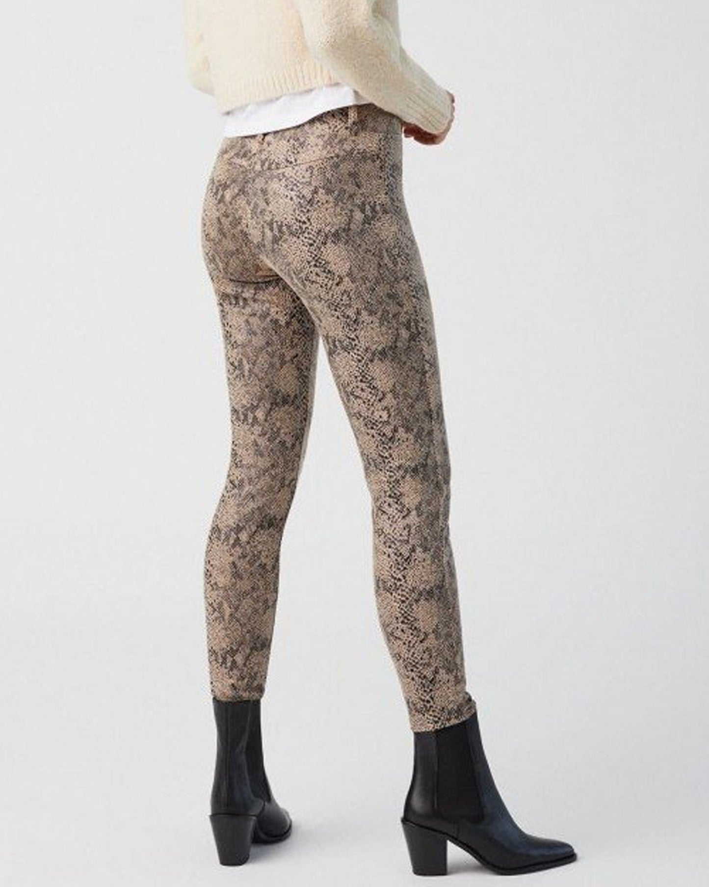 Ysabel Mora 70276 Leggings - Beige slimming trouser leggings (treggings) with an all over snake skin print style pattern, rear pockets, belt loops and black faux button closures.