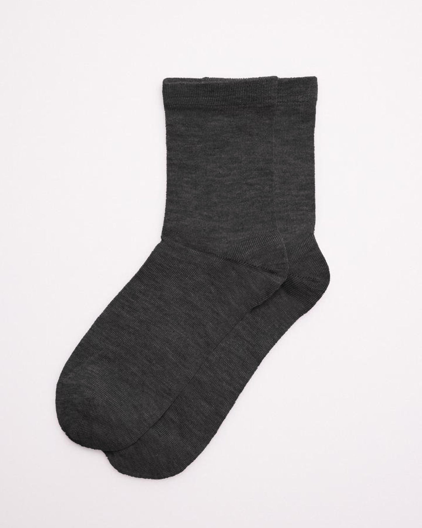 Ysabel Mora 12348 Bambú Sock - Dark grey quarter high bamboo socks with shaped heel, flat toe seam and thin elasticated comfort cuff.