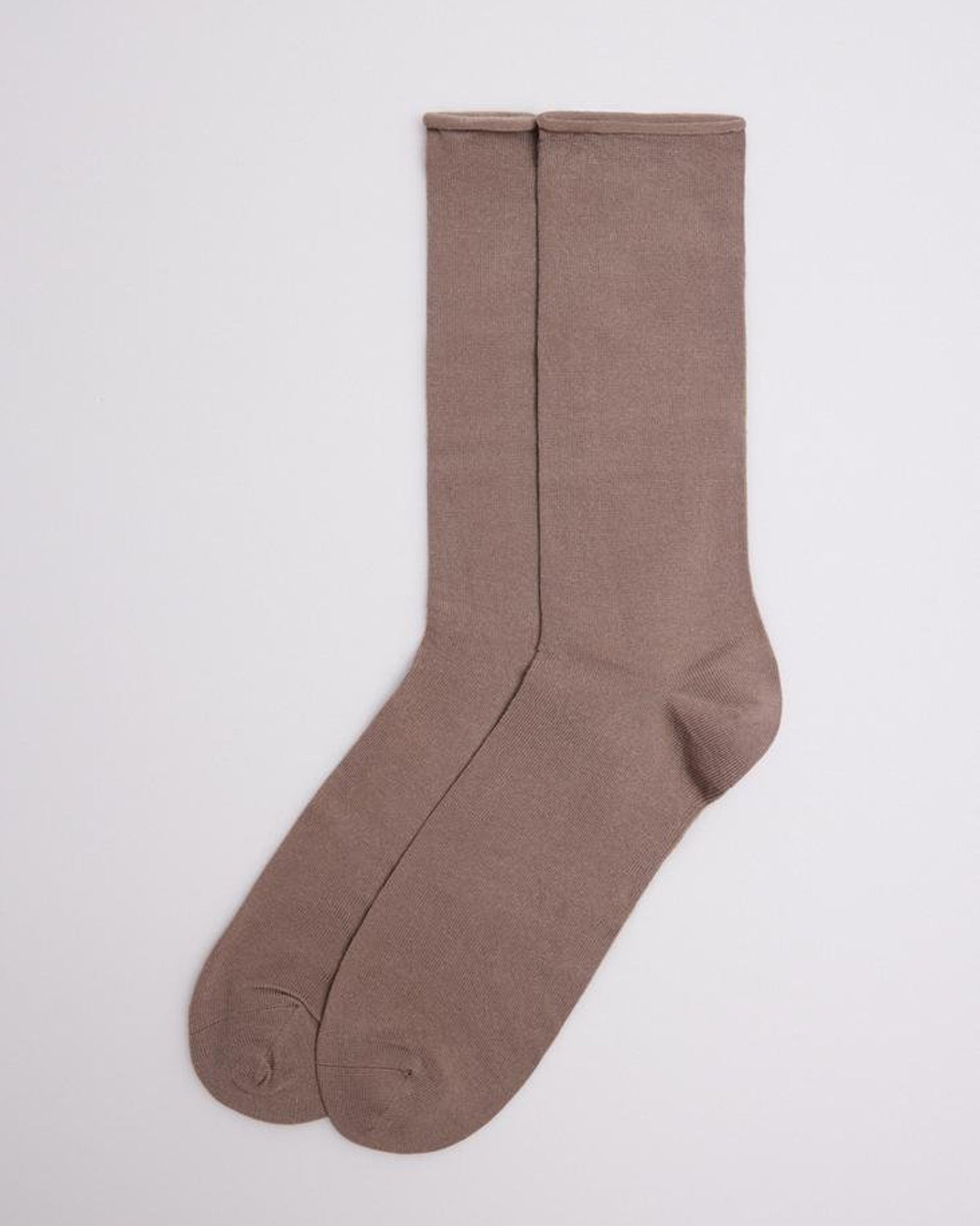 Ysabel Mora Bambu Sin Puno - light taupe brown no cuff soft roll top bamboo ankle socks, breathable and cool in the Summer, warm in the Winter