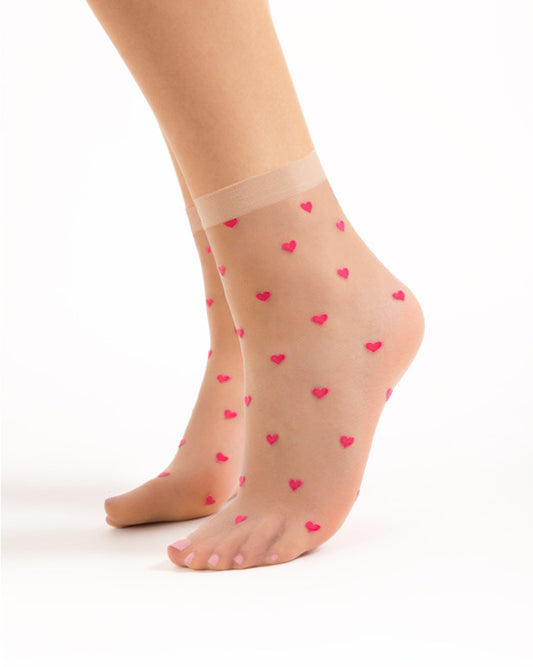 Fiore Crush - Sheer nude fashion ankle socks with an all over pink woven heart pattern in and plain cuff.