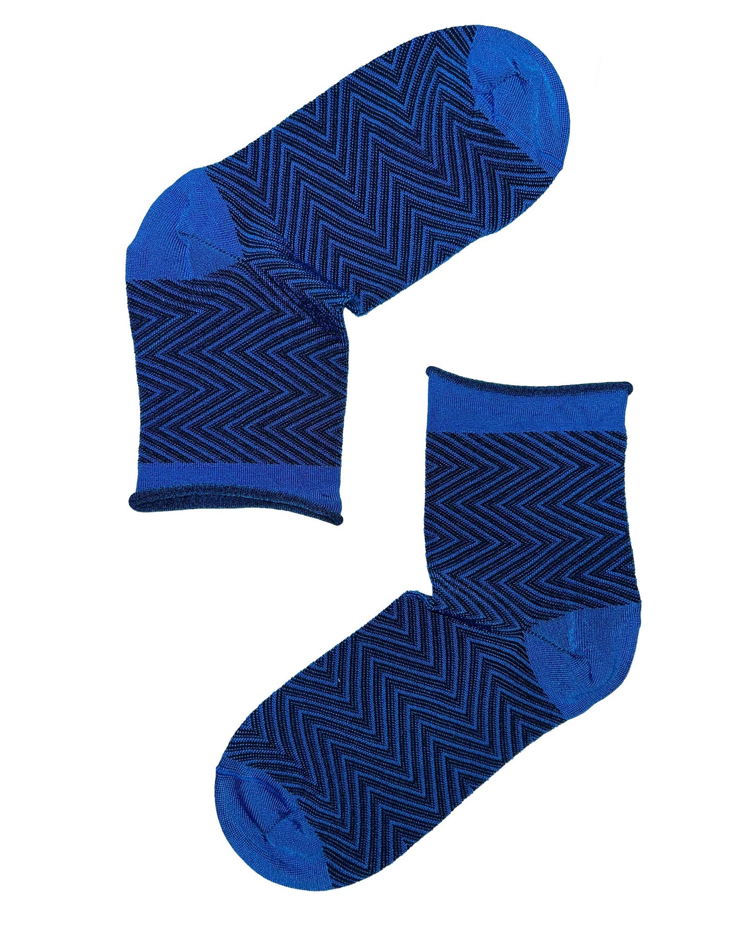 SiSi Spinato Calzino - Blue and black fashion viscose sock with contrasting zig-zag herringbone style pattern, shaped heel and flat toe seam and a raw cut roll top comfort edged cuff. 