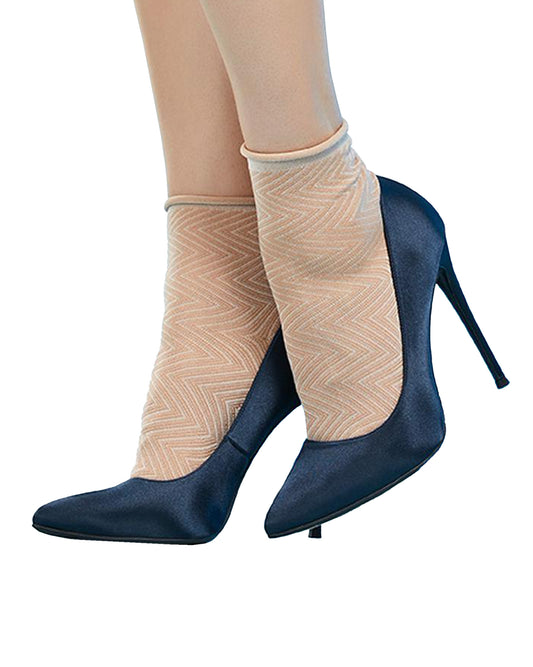 SiSi Spinato Calzino - Fashion viscose sock with contrasting zig-zag herringbone style pattern, shaped heel and flat toe seam and a raw cut roll top comfort edged cuff. Worn with navy satin stiletto shoes.