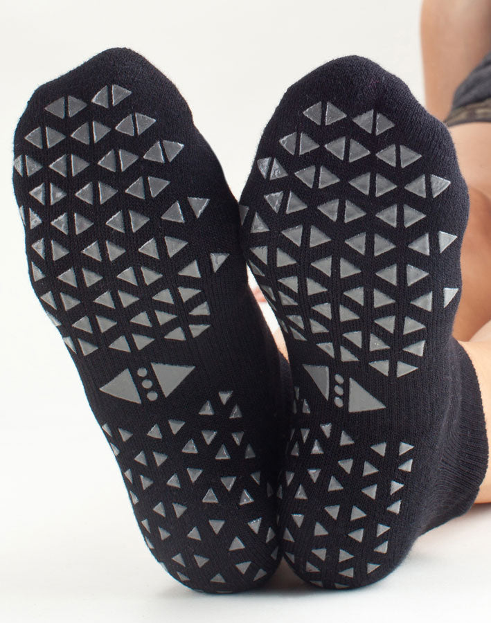 TaviNoir Savvy - black low ankle cotton yoga and pilates socks with gripper sole.
