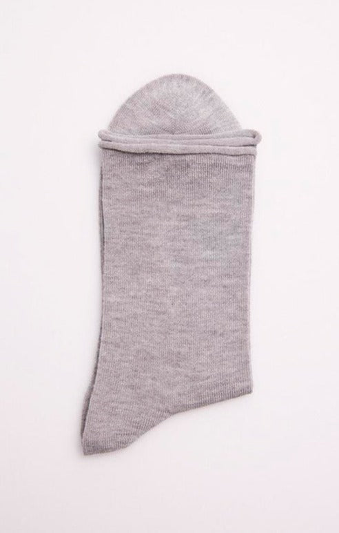 Ysabel Mora 12347 Bamb̼ Sin Puno Sock - No cuff quarter high bamboo socks with shaped heel and flat toe seam, available in black, navy and grey.