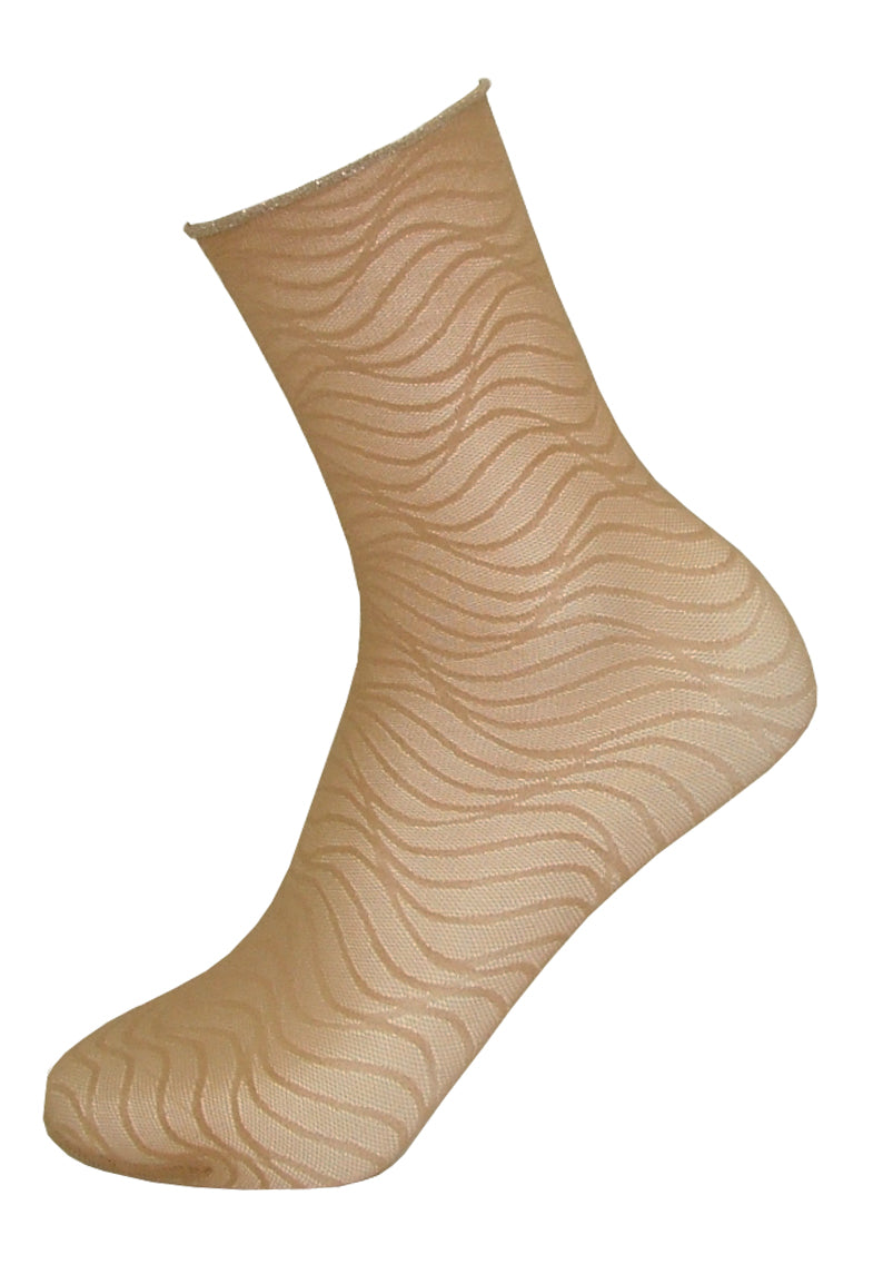 Omsa 3567 Onde Calzino - Sheer nude micro mesh ankle socks with a wavy woven pattern and silver metallic edge roll cuff.
