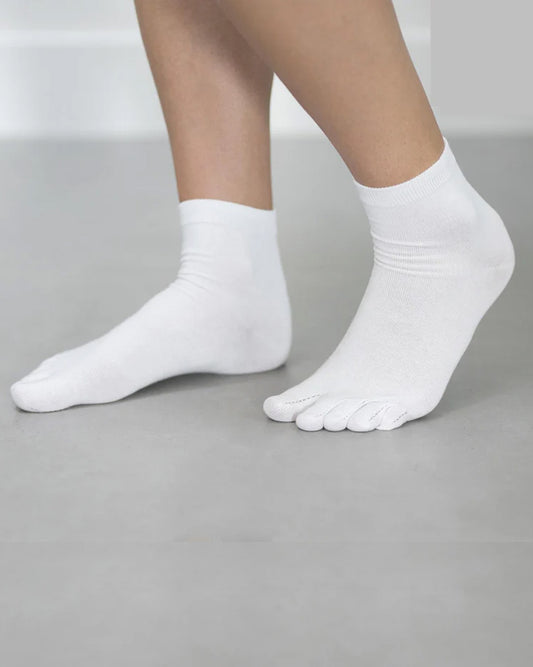 Bonnie Doon Plain Toe Sock BN061065 - white cotton toe socks