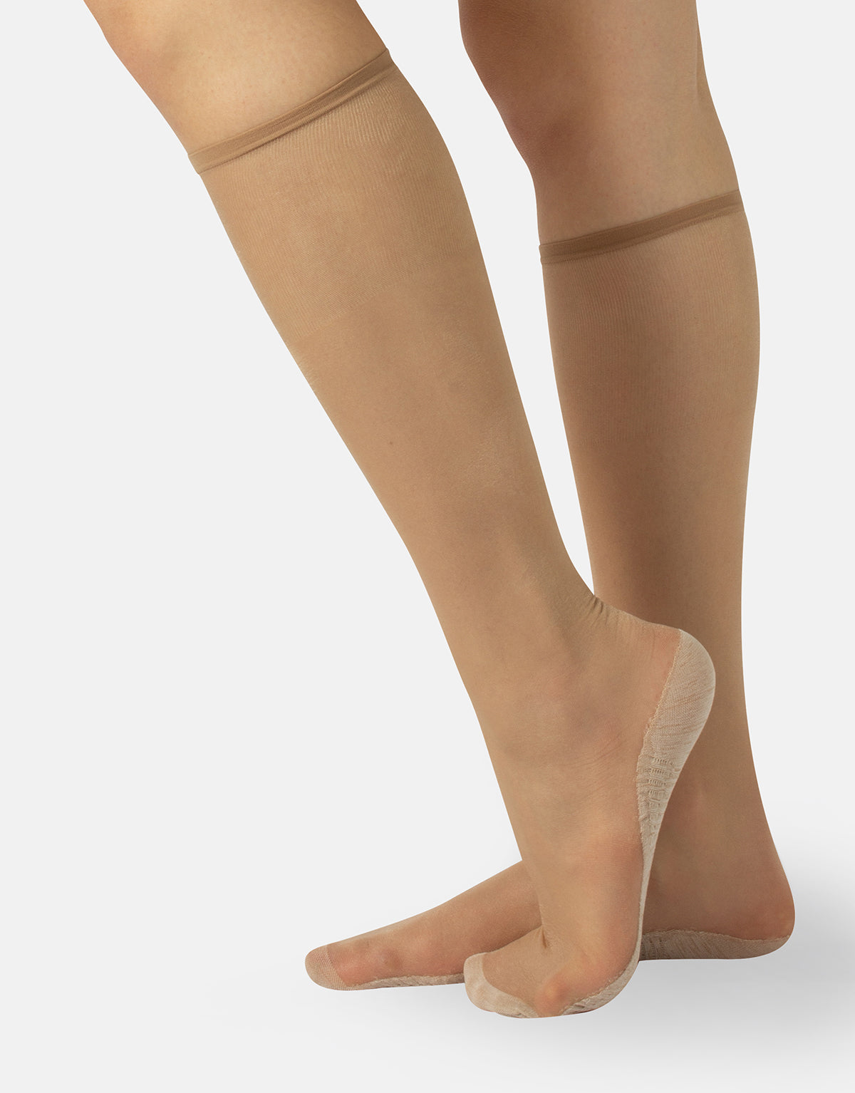Calzitaly Cotton Massage Sole Knee-Highs - Sheer nude knee-high socks with an innovative cotton sole that massages the foot giving relief and ensuring their well-being with every type of shoes. These socks also have a deep comfort cuff and reinforced toes.