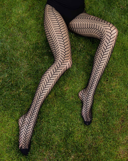 Omero Bellini Collant - Fashion fishnet tights with a herringbone crochet style pattern and soft elastic band on waist. Available In black and ivory.