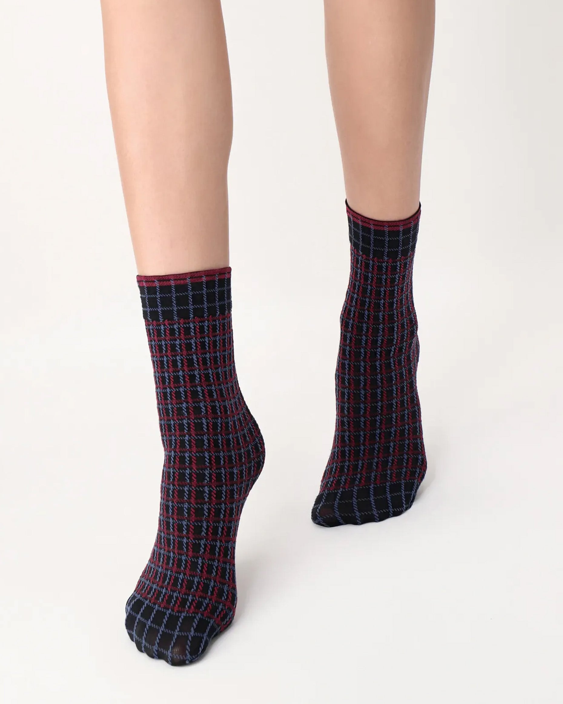Oroblù Color Check Sock - Dark navy opaque fashion ankle socks with a tartan check style linear pattern in blue and red and deep elasticated comfort cuff.