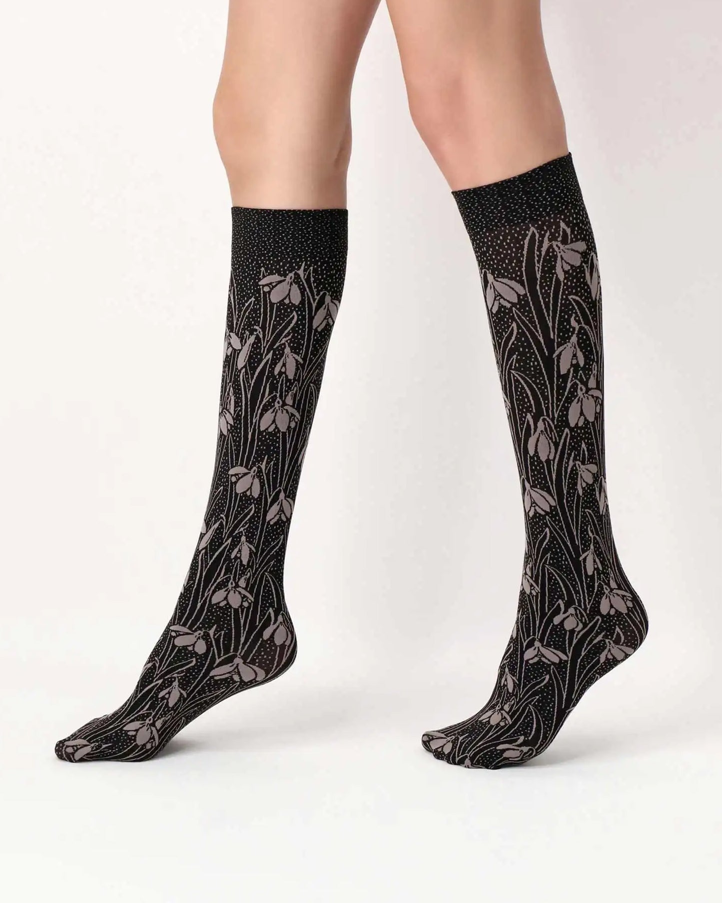 Oroblù Flowers Knee-highs - Black opaque fashion knee-high socks with a beige snowdrop style floral pattern with speckled background and elasticated comfort cuff.