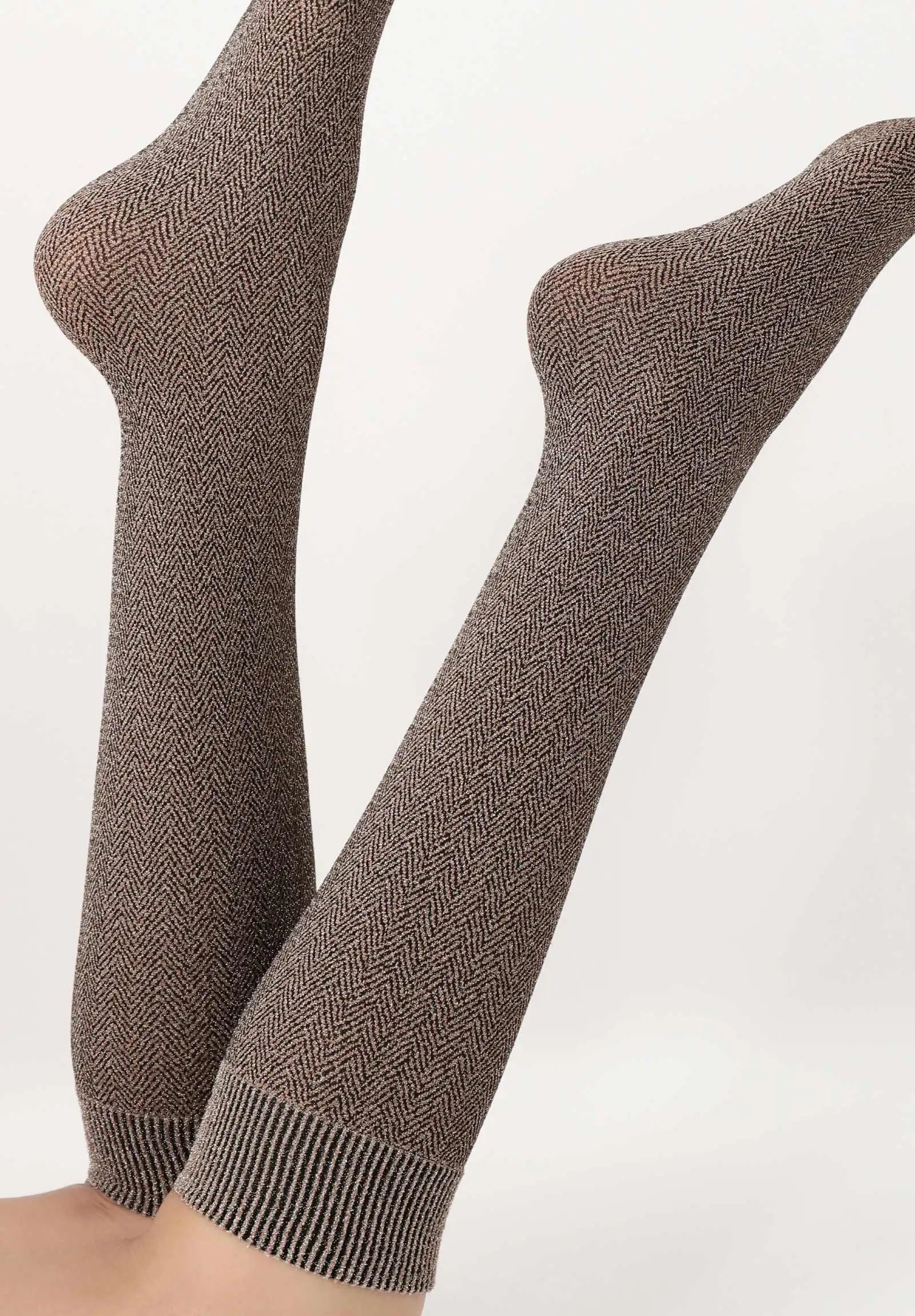 Oroblù Tweed Sparkly Gambaletto - Opaque two-toned tweed herringbone patterned fashion knee-high socks in beige and black with sparkly silver lamé and light ribbed elasticated comfort cuff.