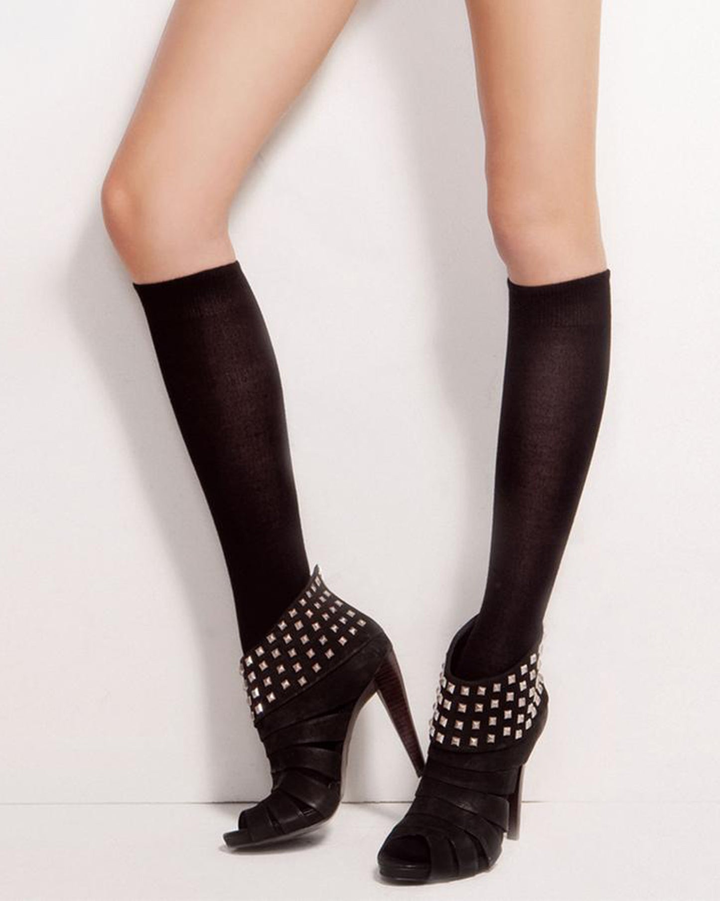 SiSi Soft Cotton Gambaletto -  Black light weight cotton knee length socks with a deep elasticated cuff, shaped heel and flat toe seam.