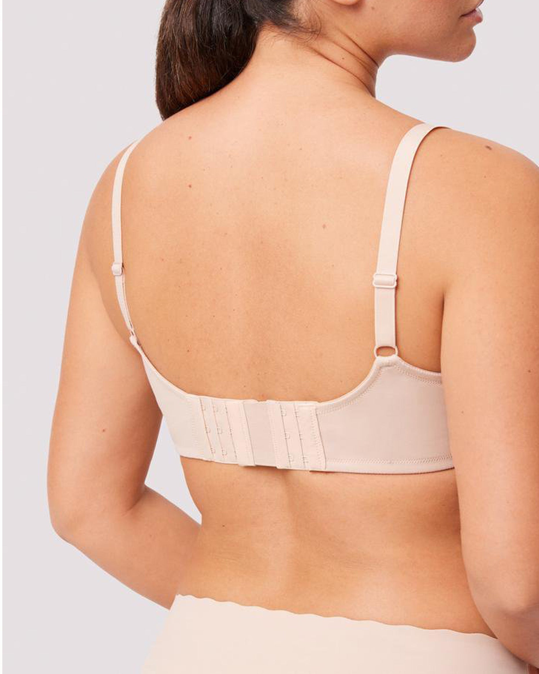 Ysabel Mora 10143 Bra Extender - 3 bra closure extenders with elastic in natural nude. They fit the basic 3 rows of hook-and-eye closures, providing 3 more closing positions so that your bra fits the way you like it.