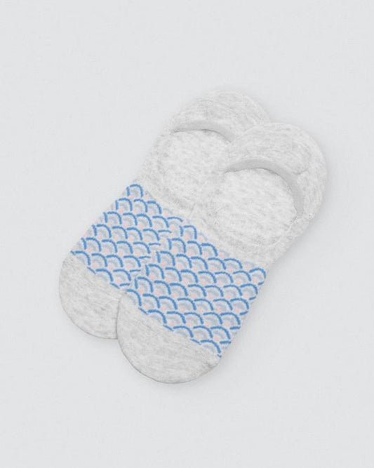 Ysabel Mora Fish Scale Shoe Liners - Light fleck grey no show shoe liner socks with a blue and light pink fish scale style pattern and three strips of silicone on the heel.