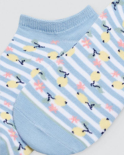 Ysabel Mora Lemon & Stripes Sock - Light blue low ankle cotton socks with white stripes, lemons and flowers pattern. Close up detail.