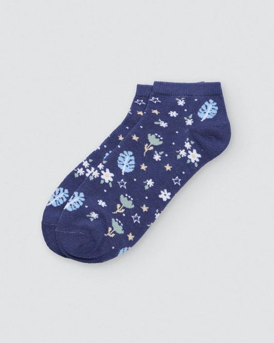 Ysabel Mora 12252 Floral & Stars Sock - Navy low ankle cotton socks with flowers, leaves and stars pattern in light blue, sage green and yellow.