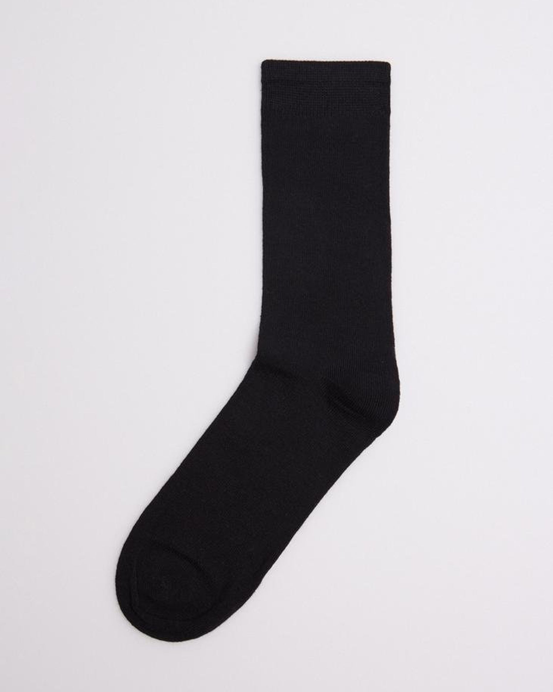 Ysabel Mora 12725 Basico - Plain cotton ankle socks in black.