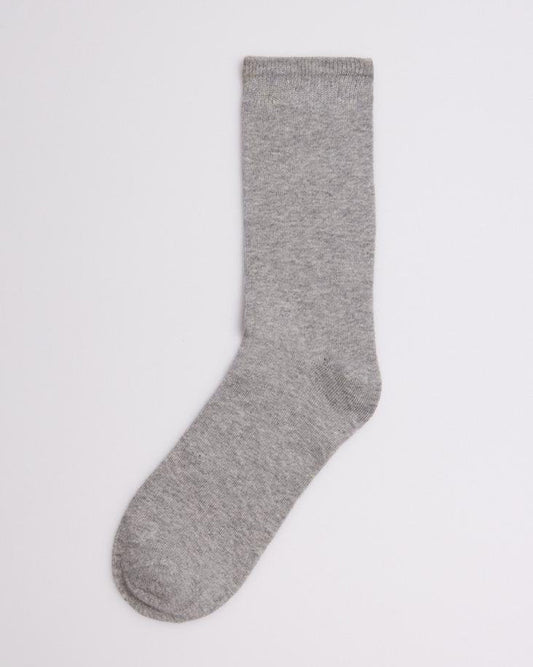 Ysabel Mora 12725 Basico - Plain cotton ankle socks in light fleck grey.