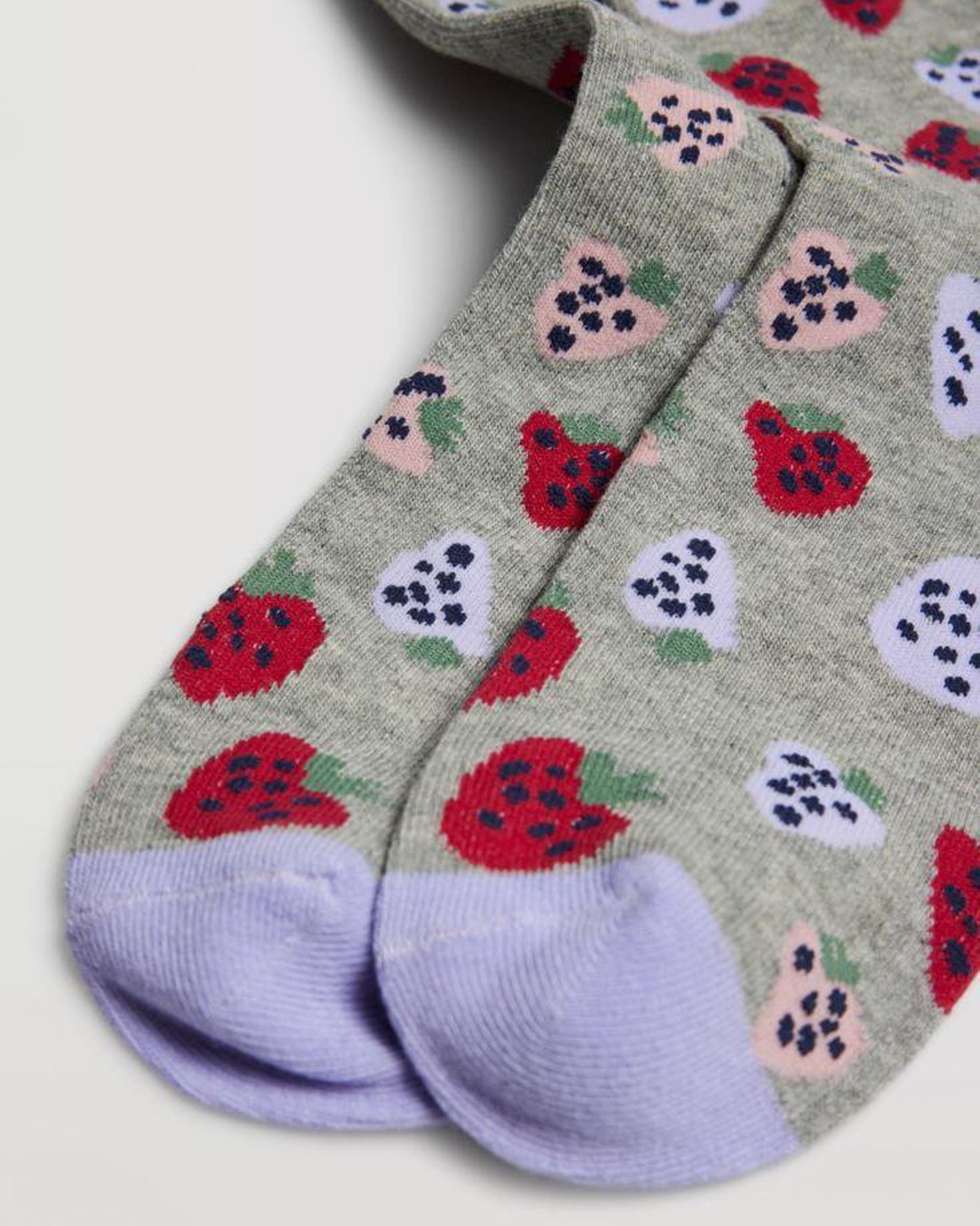 Ysabel Mora 12881 Strawberry Socks - Light grey cotton socks with an all over strawberry style pattern in red, pale pink, blue, sage green and navy with a lilac toe and heel and no cuff.