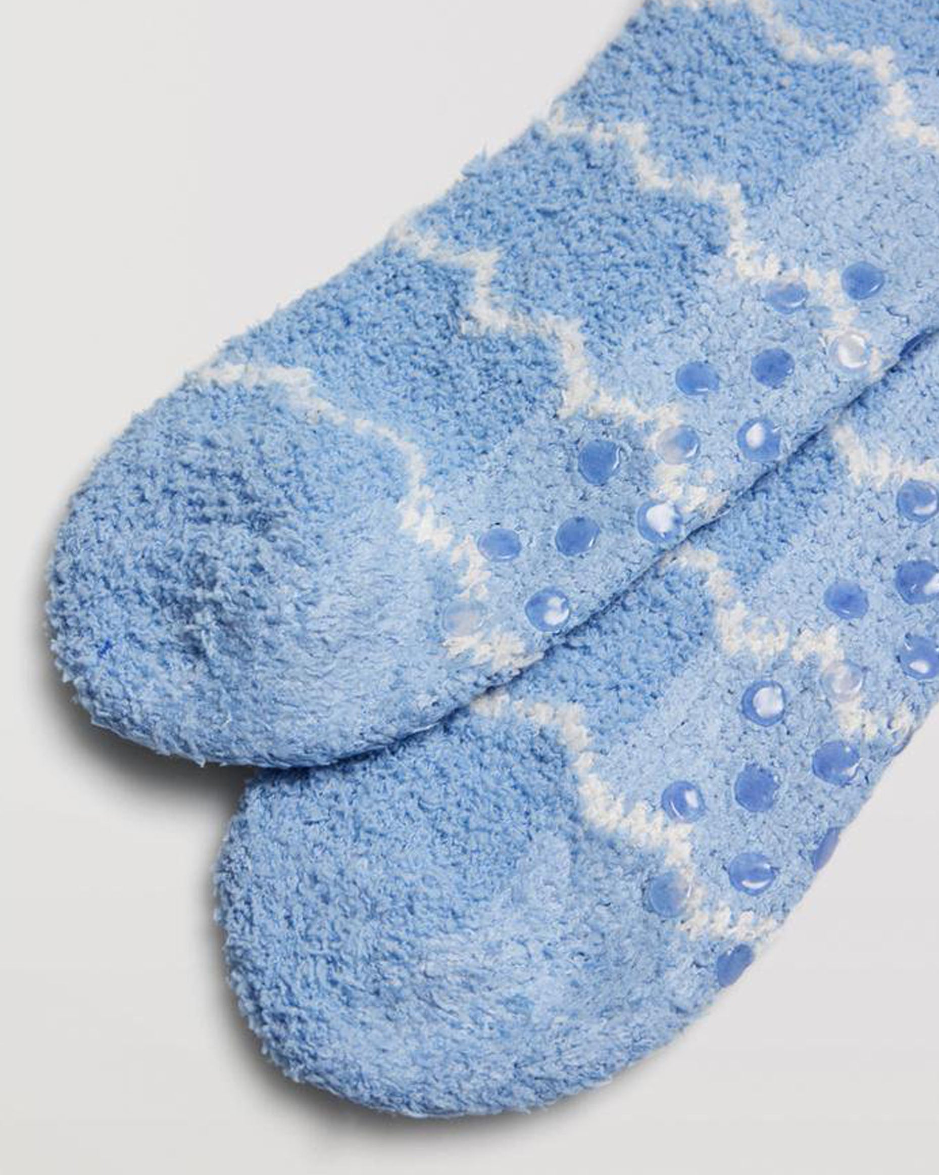 Ysabel Mora 12891 Spots & Zig-Zag Slipper Socks - Warm and fluffy sky blue slipper socks with a cream dot pattern on the upper half and zig-zag linear pattern on the bottom half, dotted anti-slip grippers on the sole and anti-pressure cuff.