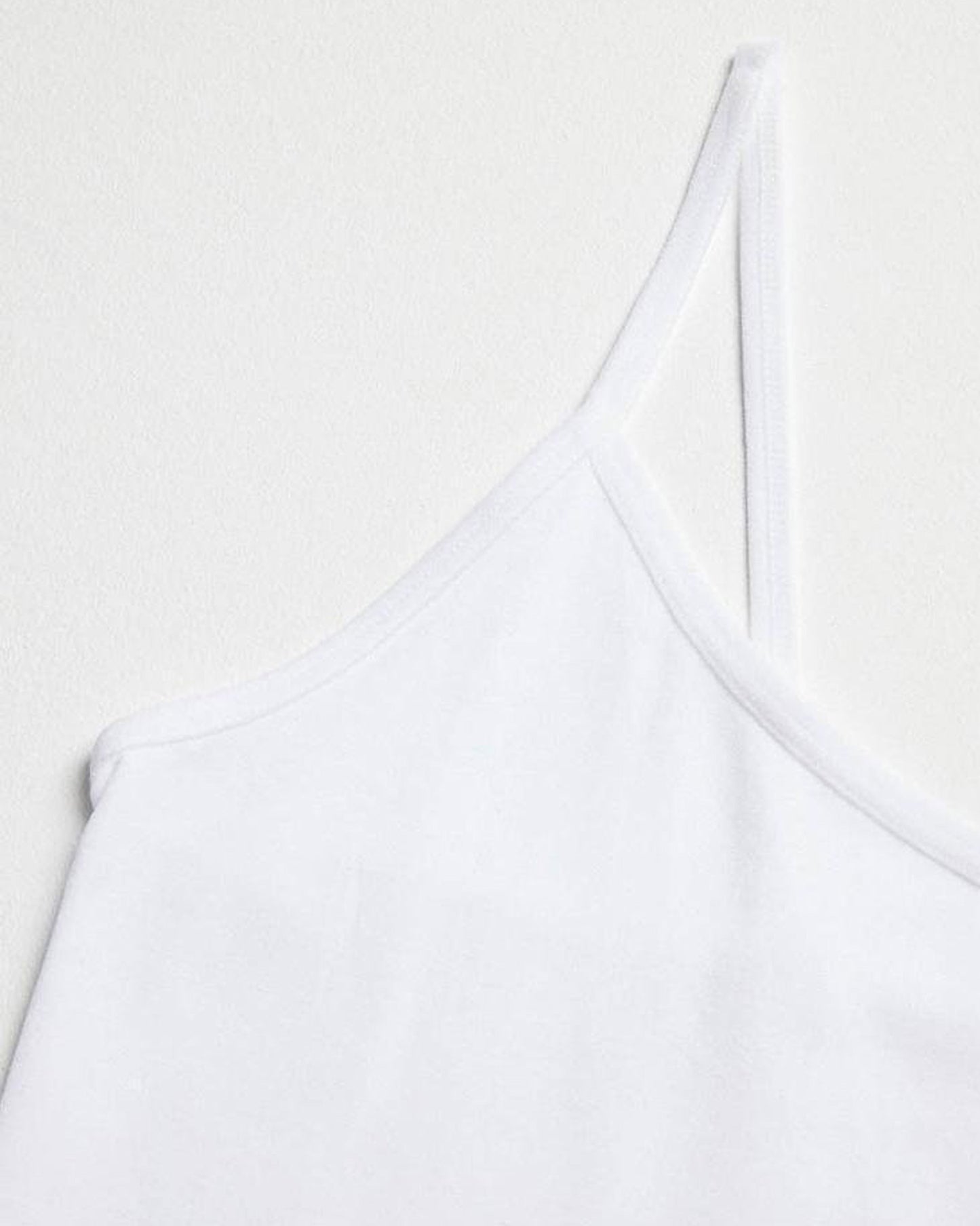 Ysabel Mora - 19105 Camiseta Tirante Fino - white seamless microfibre cami spaghetti string top, close up of trim and strap.

