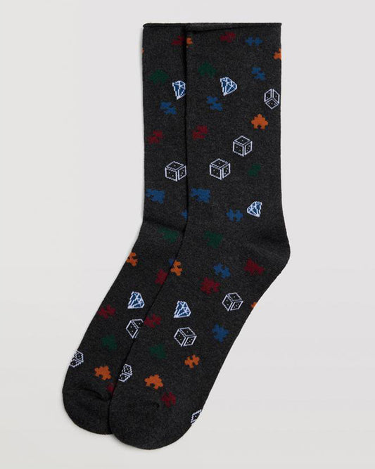 Ysabel Mora 22881 Game Sock - Dark grey cotton mix crew length ankle sock with an all over pattern of dice, jigsaw pieces and diamonds and a no cuff roll top.