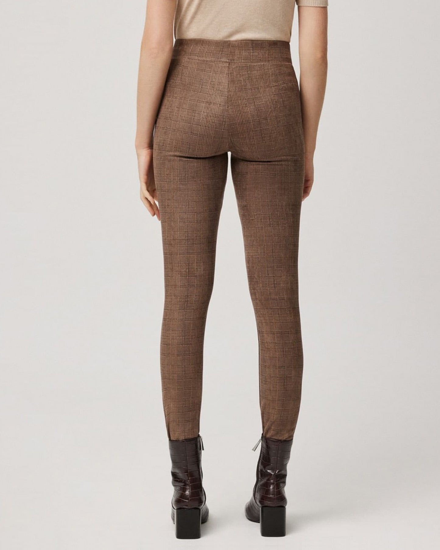 Ysabel Mora 70157 Brown Tartan Leggings - Light brown leggings with faux front pockets with covered buttons on the sides and deep elasticated waistband. Back view.