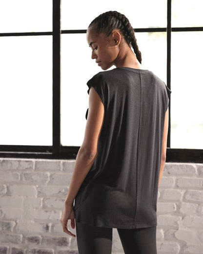 Ysabel Mora 70805 Sports Shirt - Light and airy black sleeveless sports t-shirt top made of breathable elasticated fabric allowing total freedom of movement. Back view.
