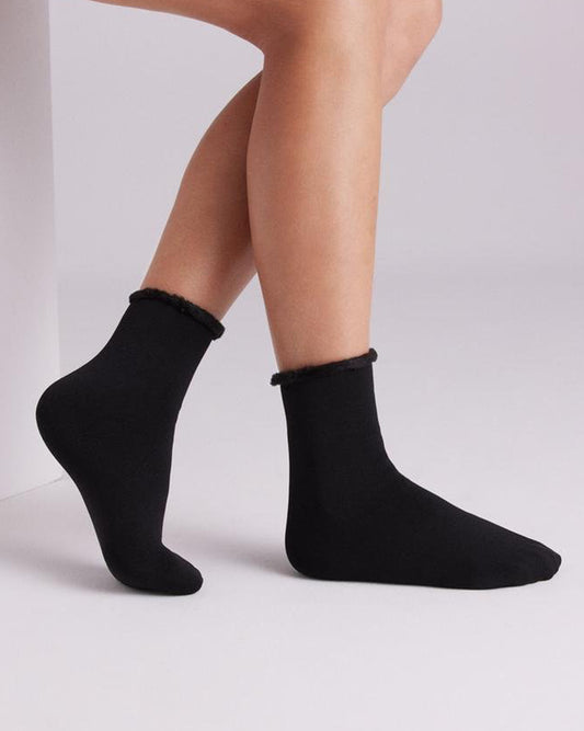 Cosy and warm black thermal socks with a fluffy and soft fleece lining and no cuff roll top. 