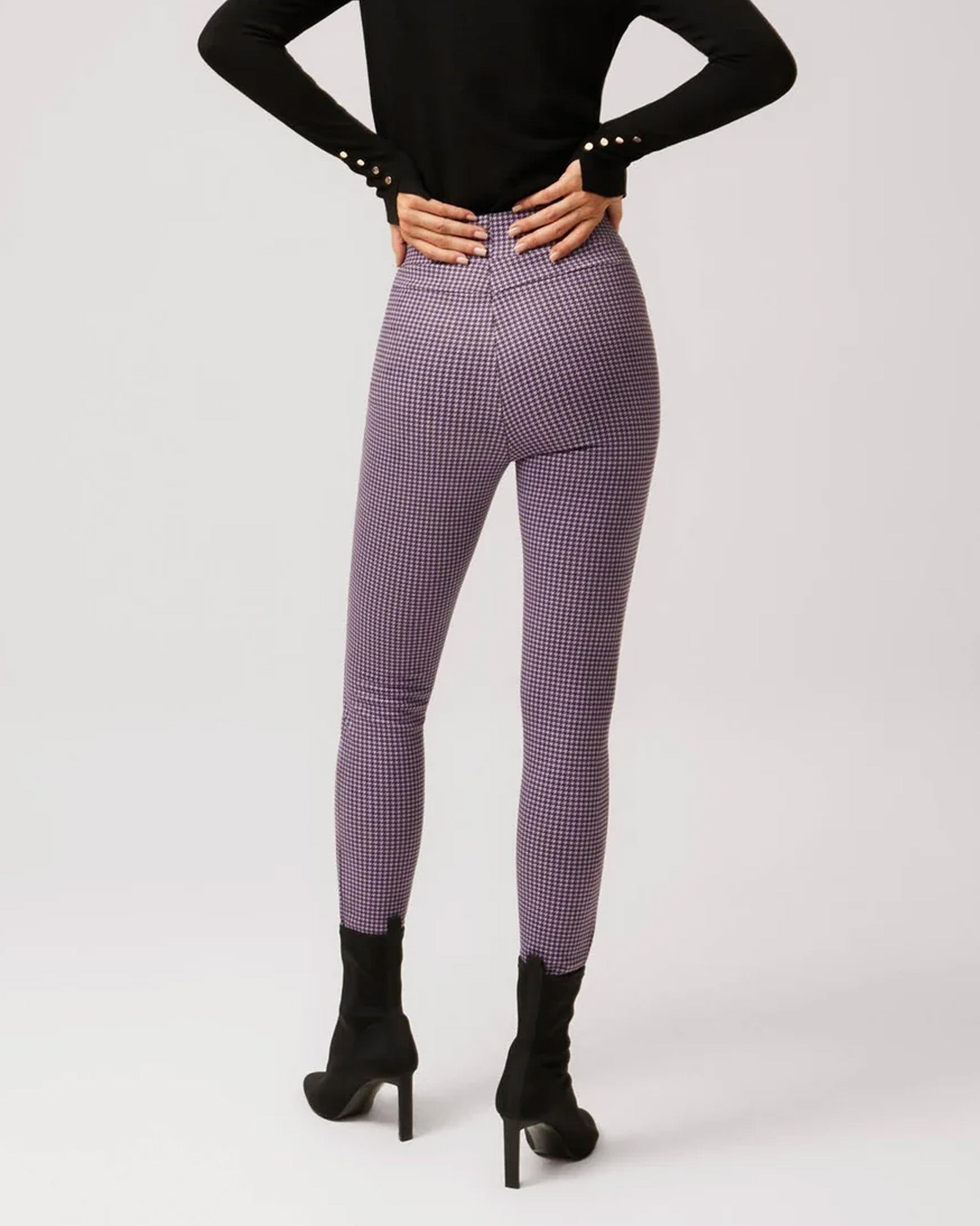 Ysabel Mora 70402 Houndstooth Leggings - High waisted purple trouser leggings with a black micro houndstooth style pattern.