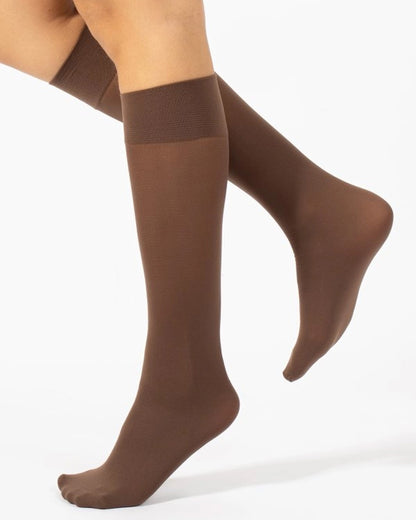 Calzitaly Opaque Knee-High Socks - Soft matte opaque 40 denier knee-high socks with a deep elasticated cuff in light brown.