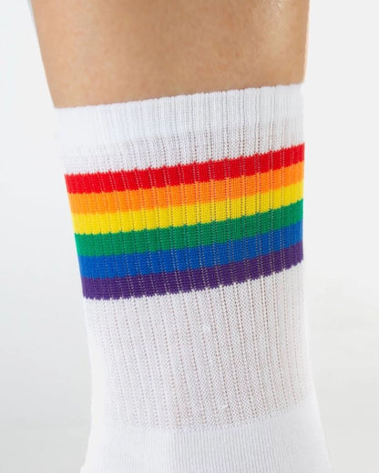 Calzitaly Rainbow Cotton Sock - White cotton ankle socks with a close up of its ribbed rainbow sports style striped cuff, perfect for LGBTQ+ Gay Pride