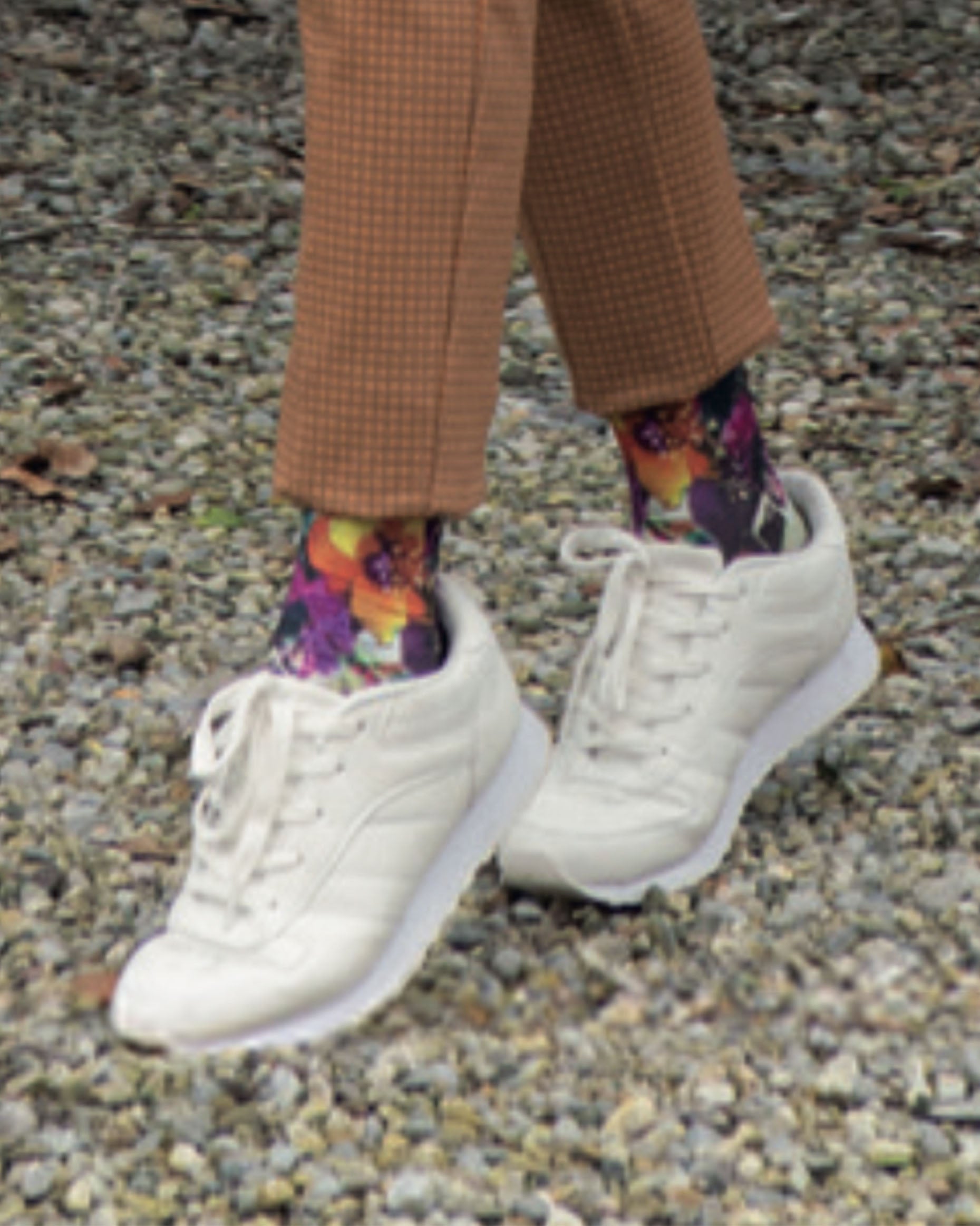 Omero Fantasy (Flowers) Calzino - Opaque fashion ankle socks with an all over digital print of colourful flowers.