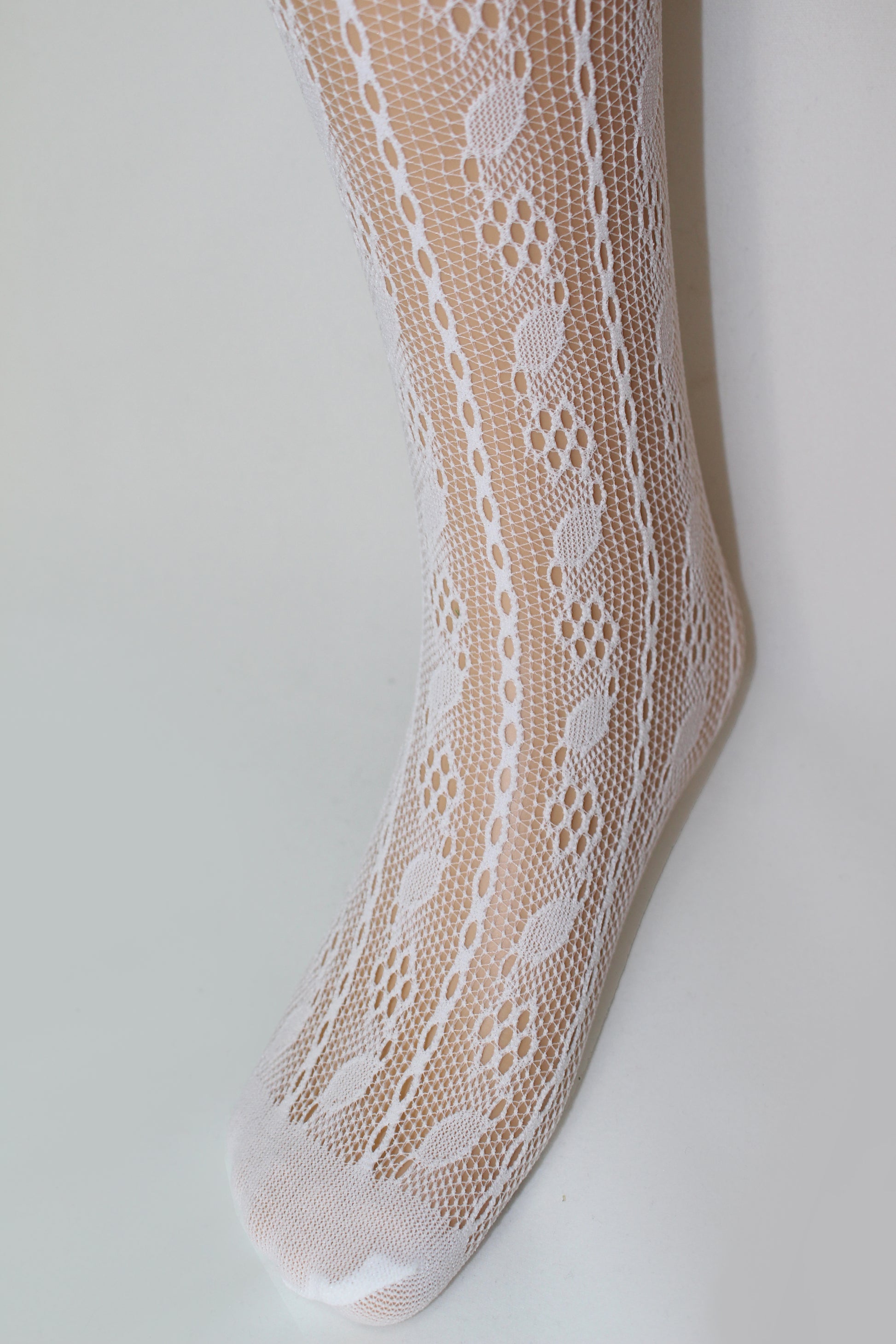 Omsa Souvenir Collant - White openwork crochet floral lace style kid's tights with micro mesh toe and seamless top.
