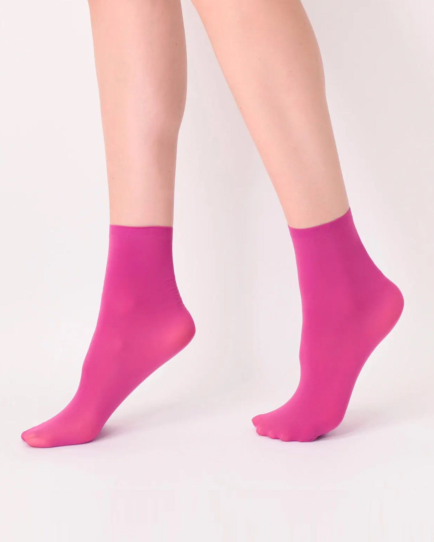 Oroblù All Colors Sock - Soft plain pink (glossy) opaque ankle tube socks with plain cuff.