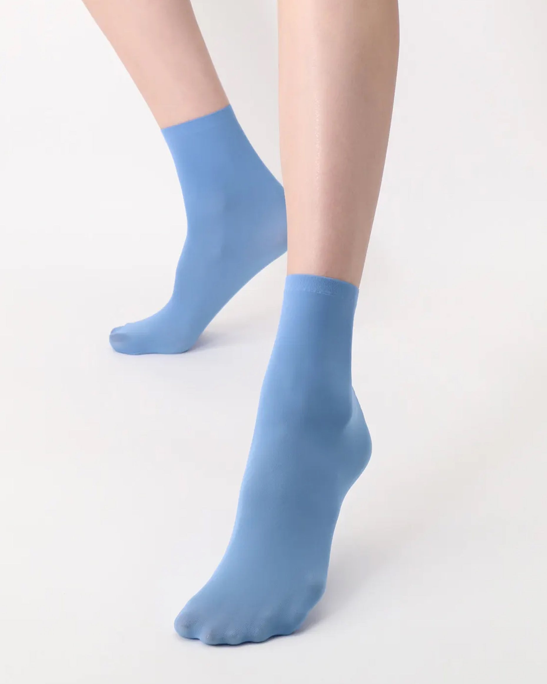 Oroblù All Colors Sock - Soft plain sky blue opaque ankle tube socks with plain cuff.