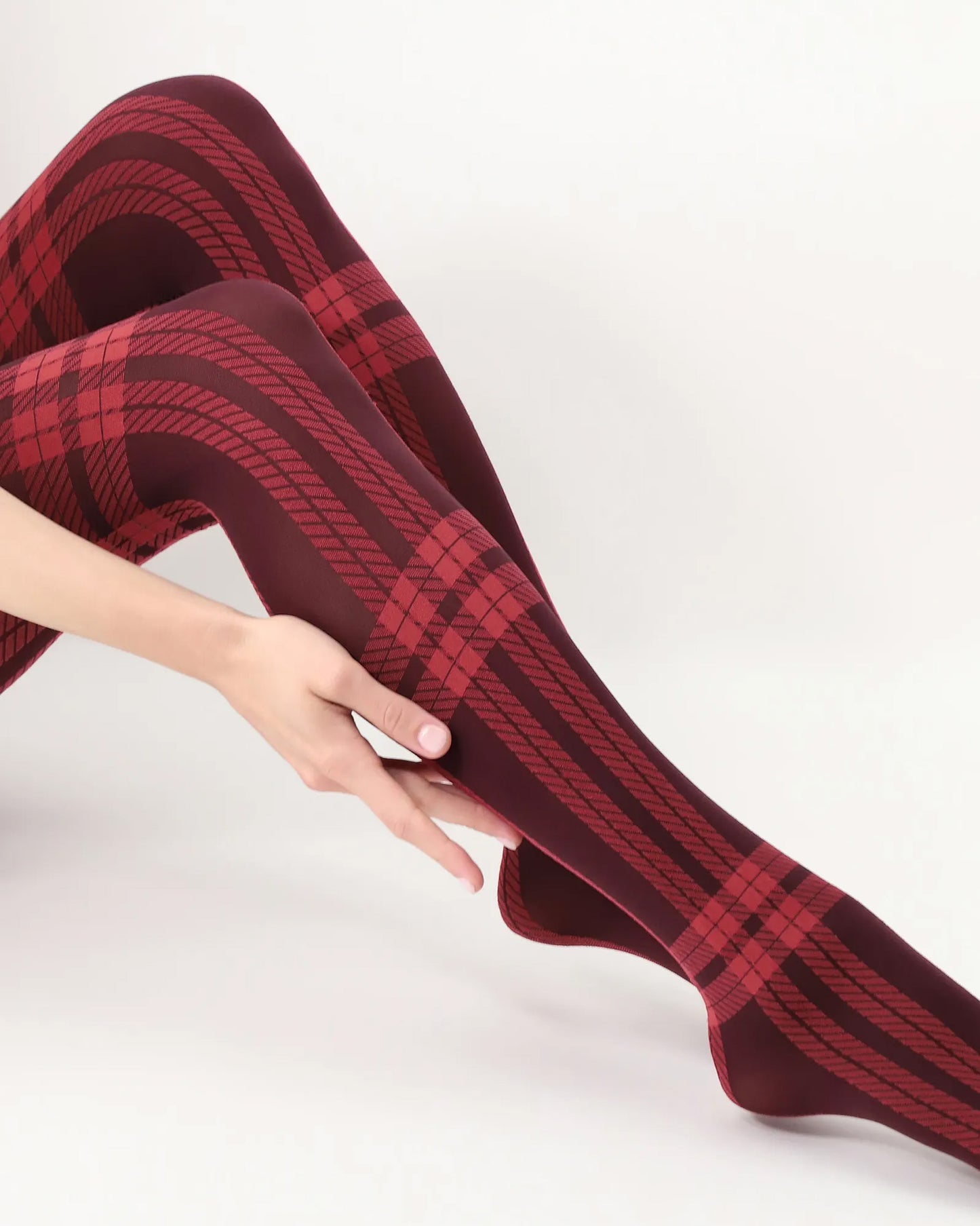 Oroblù All Colors Scottish Tights - Soft opaque fashion tights with a woven tartan style pattern, gusset and soft comfort waist band in red and wine.