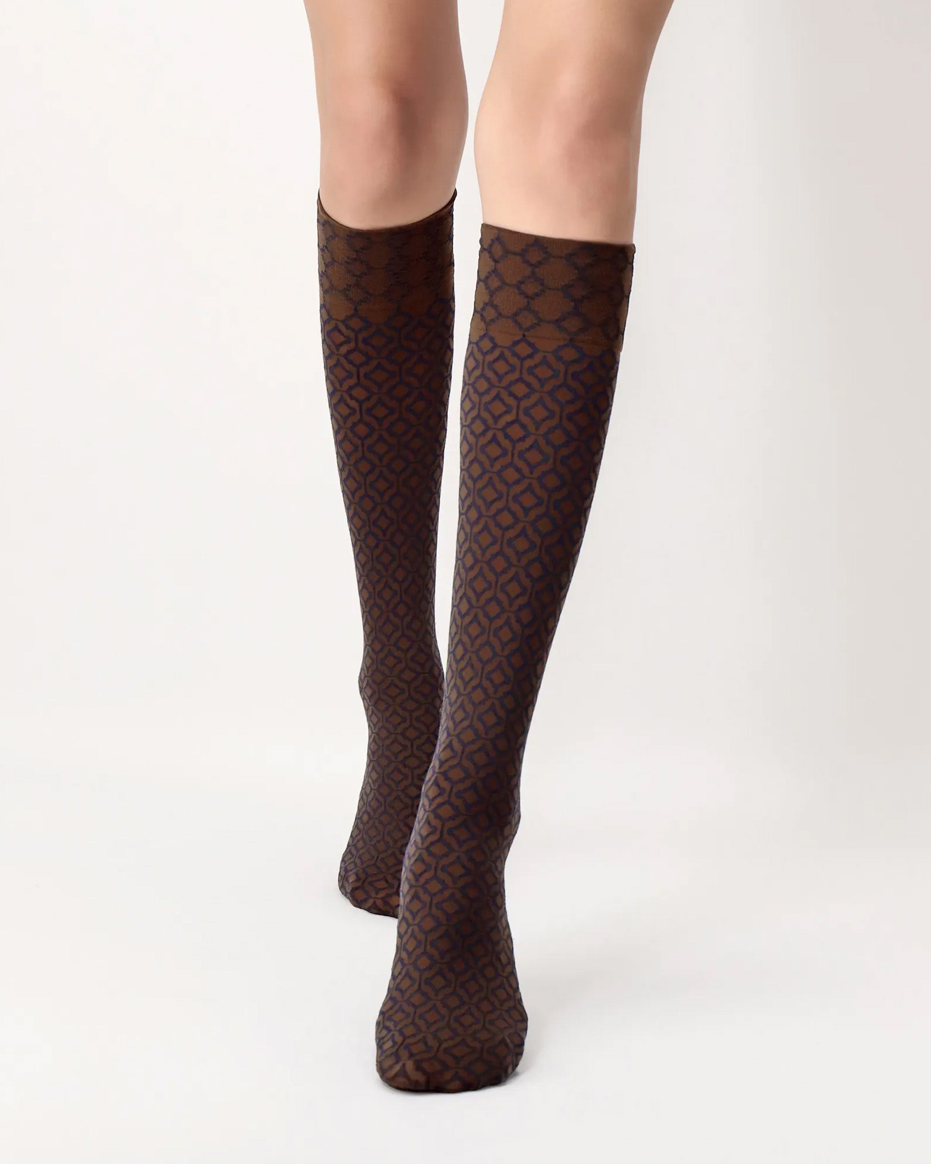 Oroblù I Love First Class Geomtric Knee-Highs - Brown opaque fashion knee-high socks with a geometric diamond style pattern in navy
