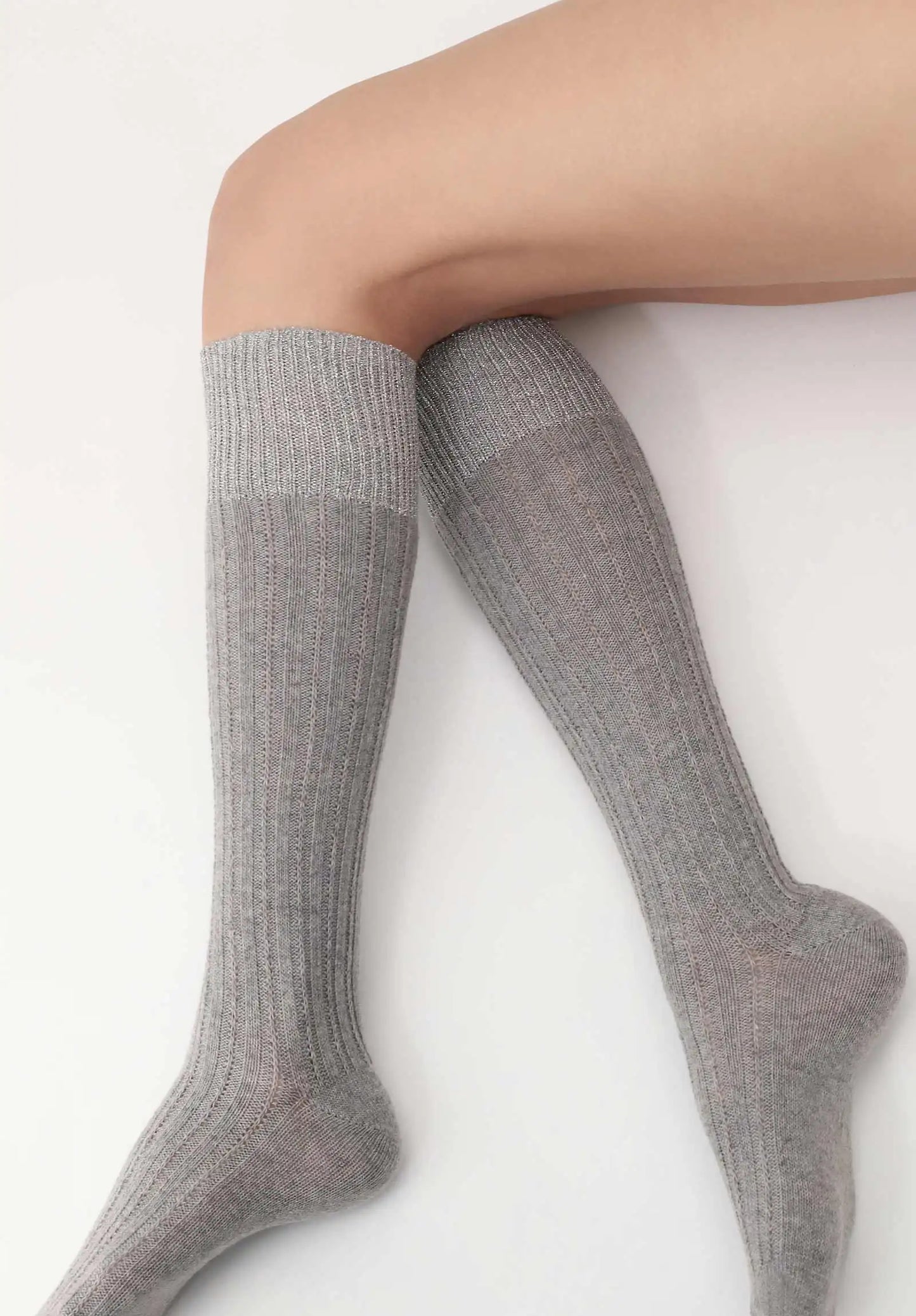 Oroblù Jasmine Knee-Highs - Ultra soft and warm light grey ribbed knitted knee-high socks with a touch of alpaca, sparkly silver lurex cuff.