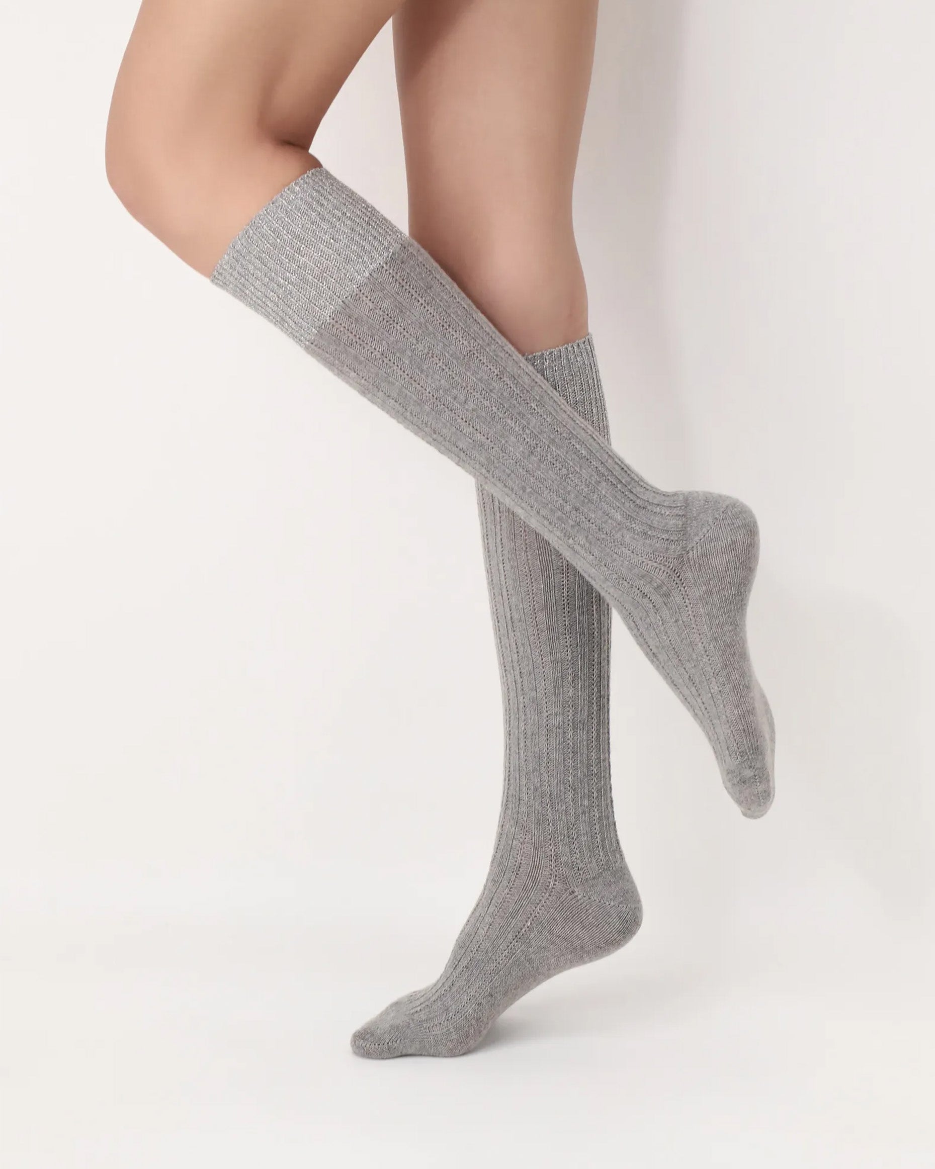 Oroblù Jasmine Gambaletto- Ultra soft and warm light grey ribbed knitted knee-high socks with a touch of alpaca, sparkly silver lamé cuff.