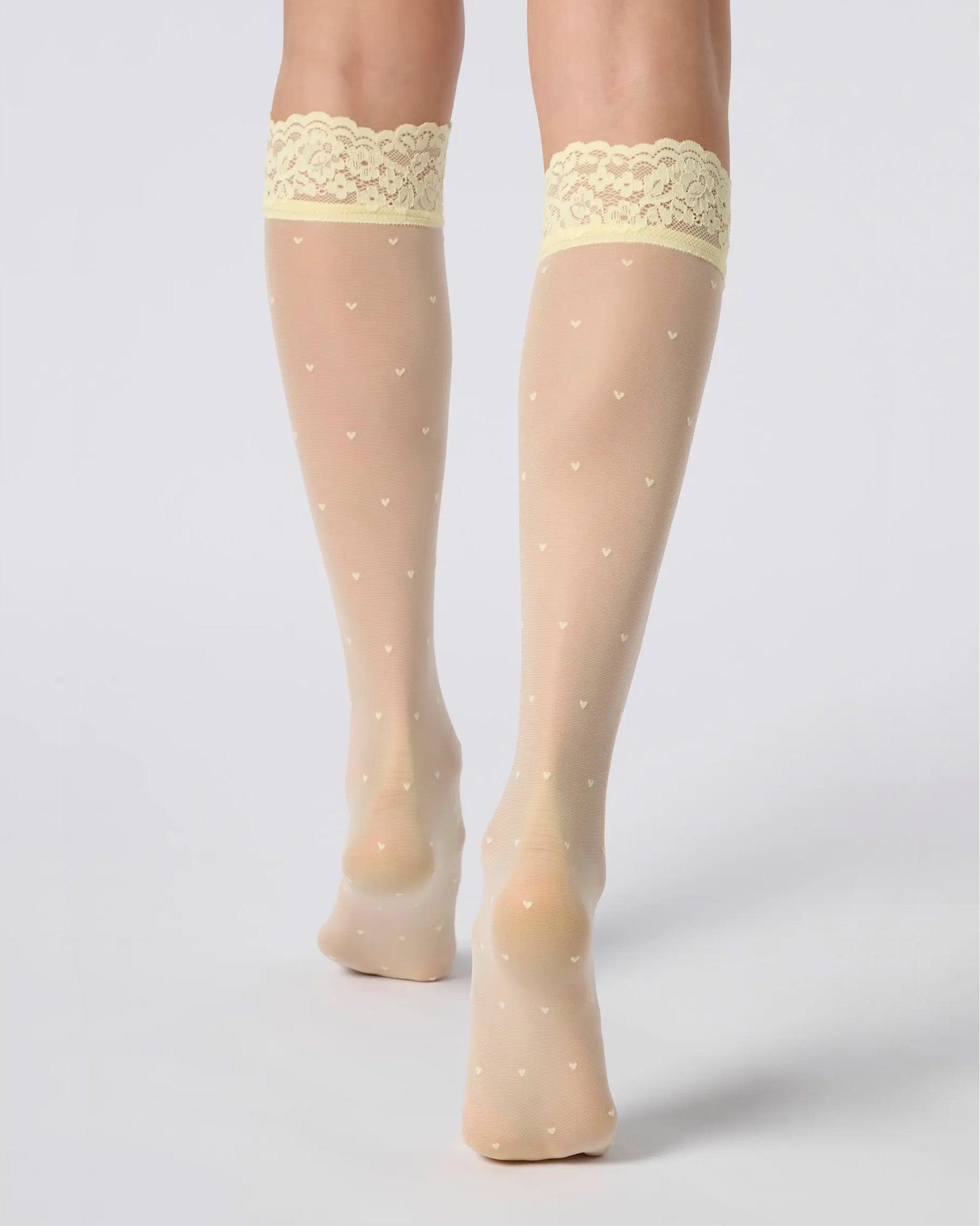 Oroblù Sweetie Gambaletto - Sheer pale light yellow fashion knee-high socks with an all over dotted heart pattern and floral lace cuff with reinforced toes.