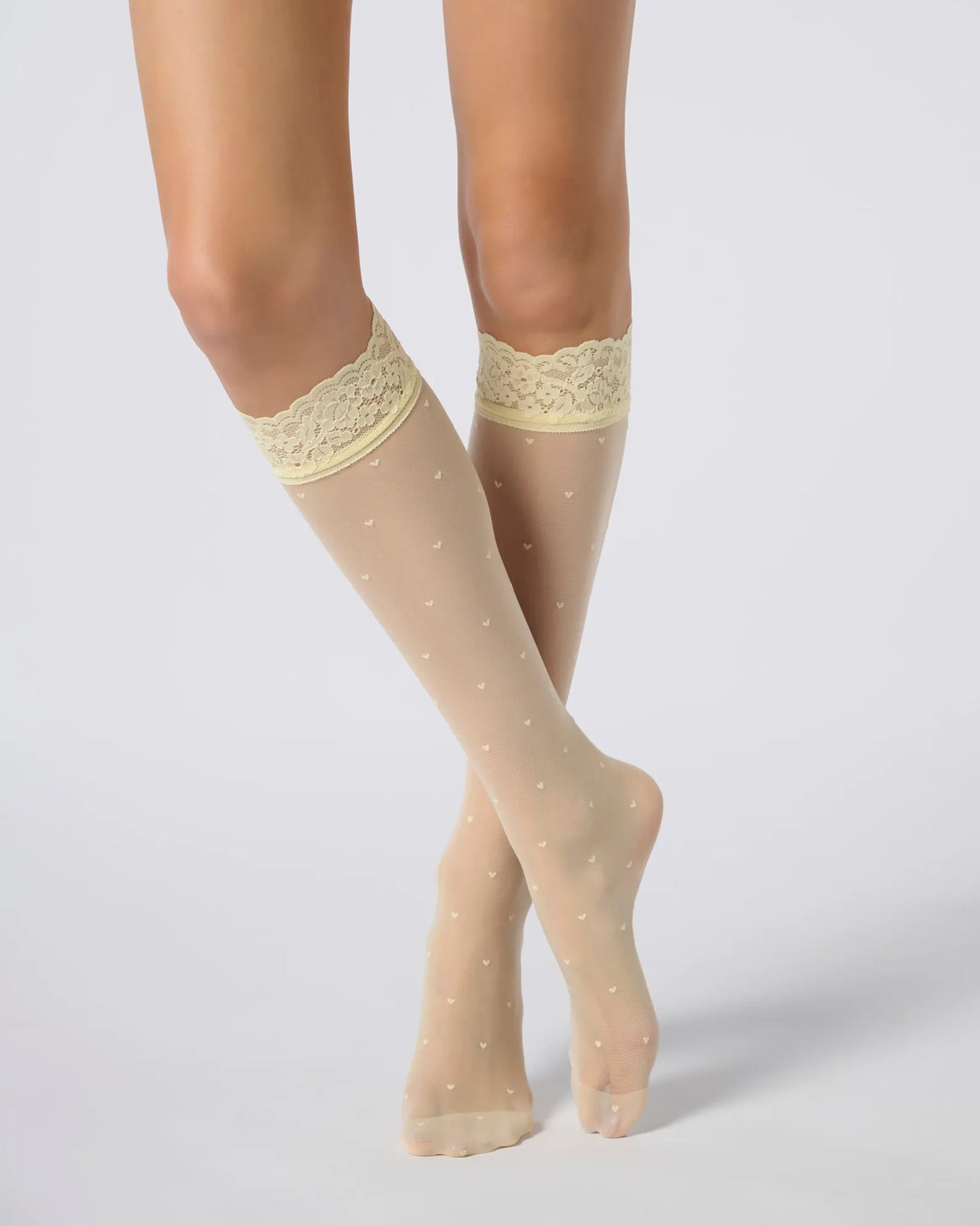 Oroblù Sweetie Gambaletto - Sheer pale yellow blue fashion knee-high socks with an all over dotted heart pattern and floral lace cuff.