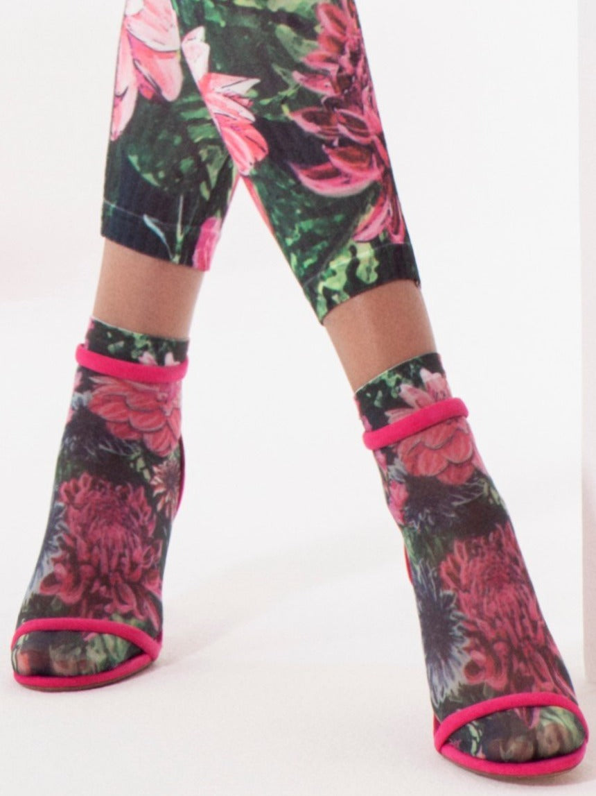 Omsa 3569 Fiori Colorati Calzino - Multi-coloured floral print fashion ankle socks in pink, black, green, blue and white.