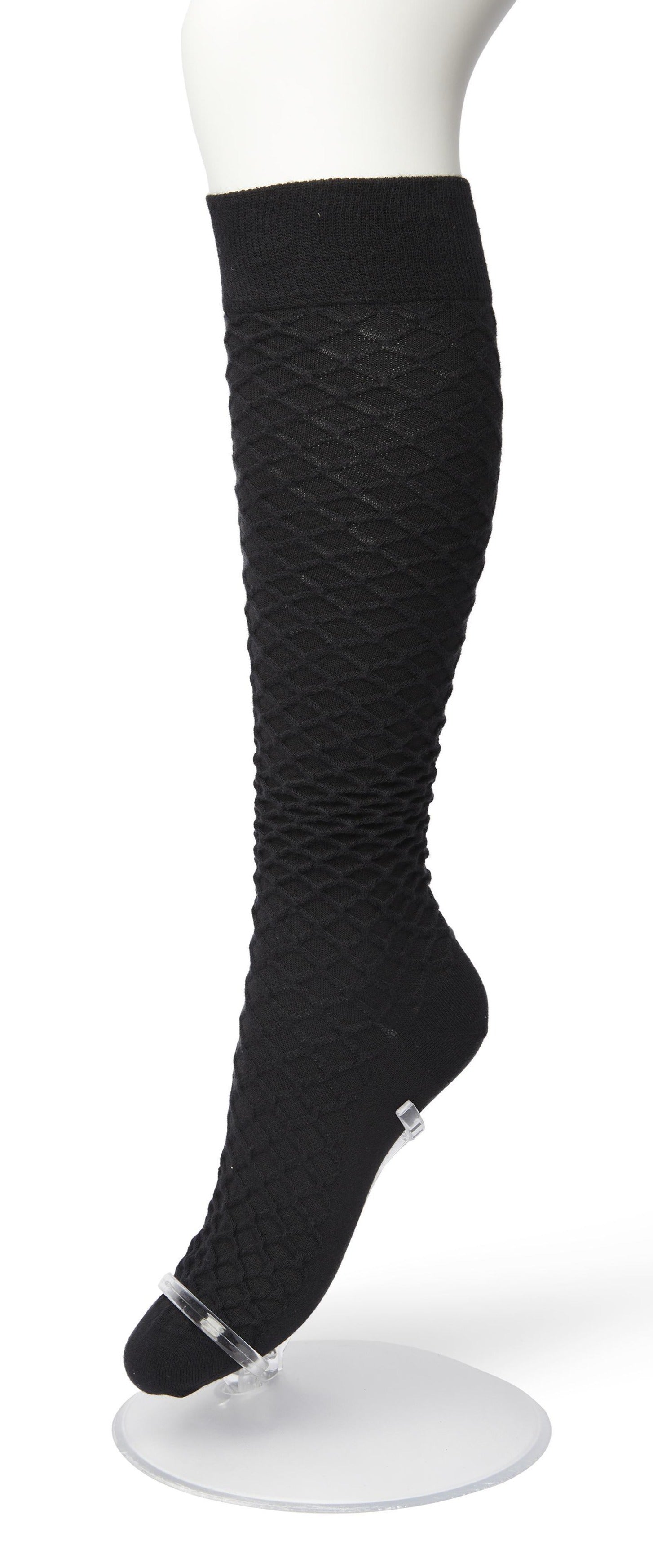 Bonnie Doon BP211506 Cable Knee-highs - Black soft and warm knitted knee-high socks with a criss-cross diamond textured pattern