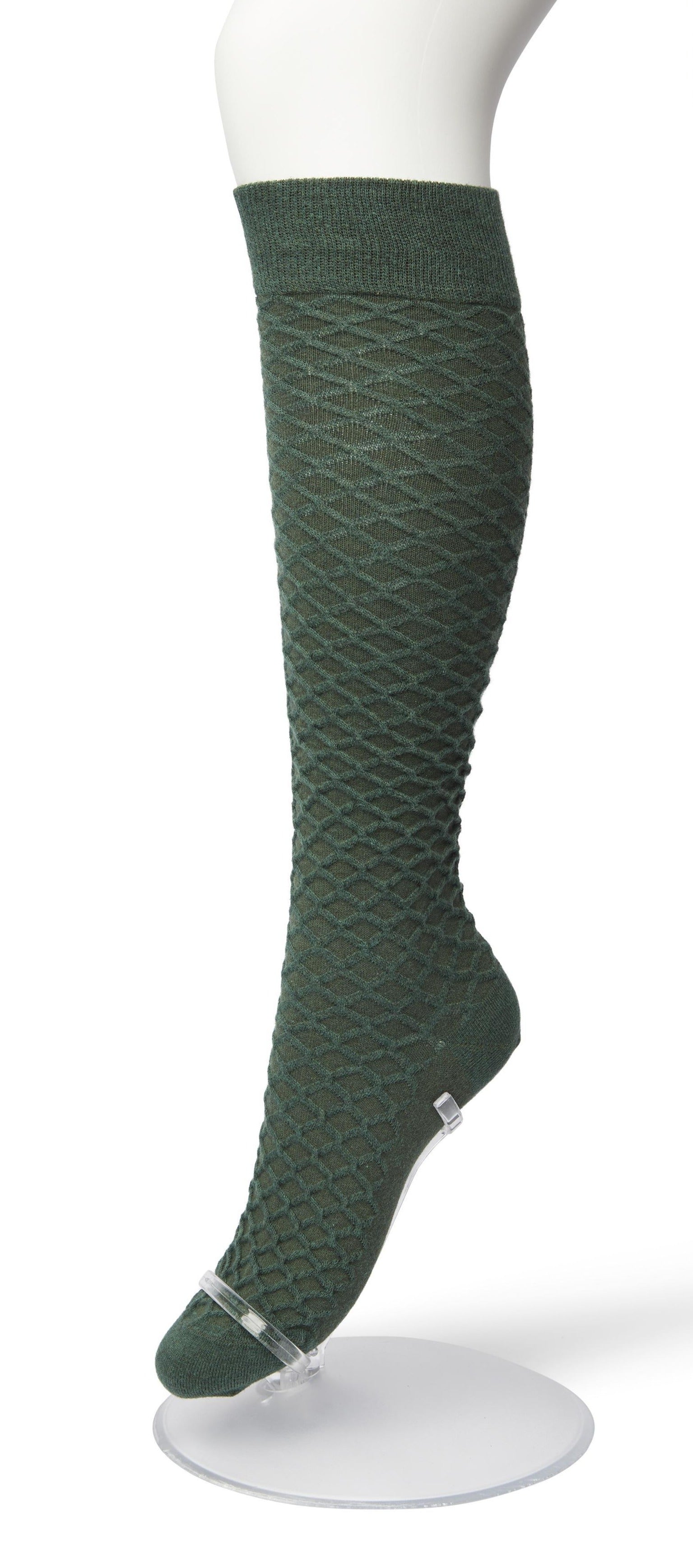 Bonnie Doon BP211506 Cable Knee-highs - Bottle green (sycamore) soft and warm knitted knee-high socks with a criss-cross diamond textured pattern