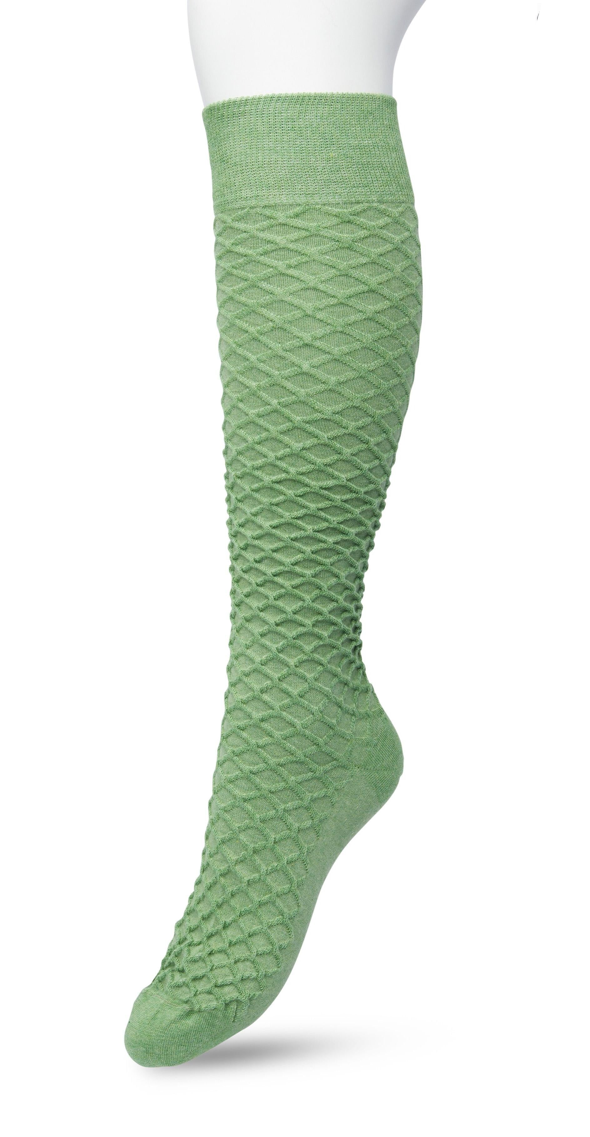 Bonnie Doon BP211506 Cable Knee-highs - Pale green (loden frost) soft and warm knitted knee-high socks with a criss-cross diamond textured pattern
